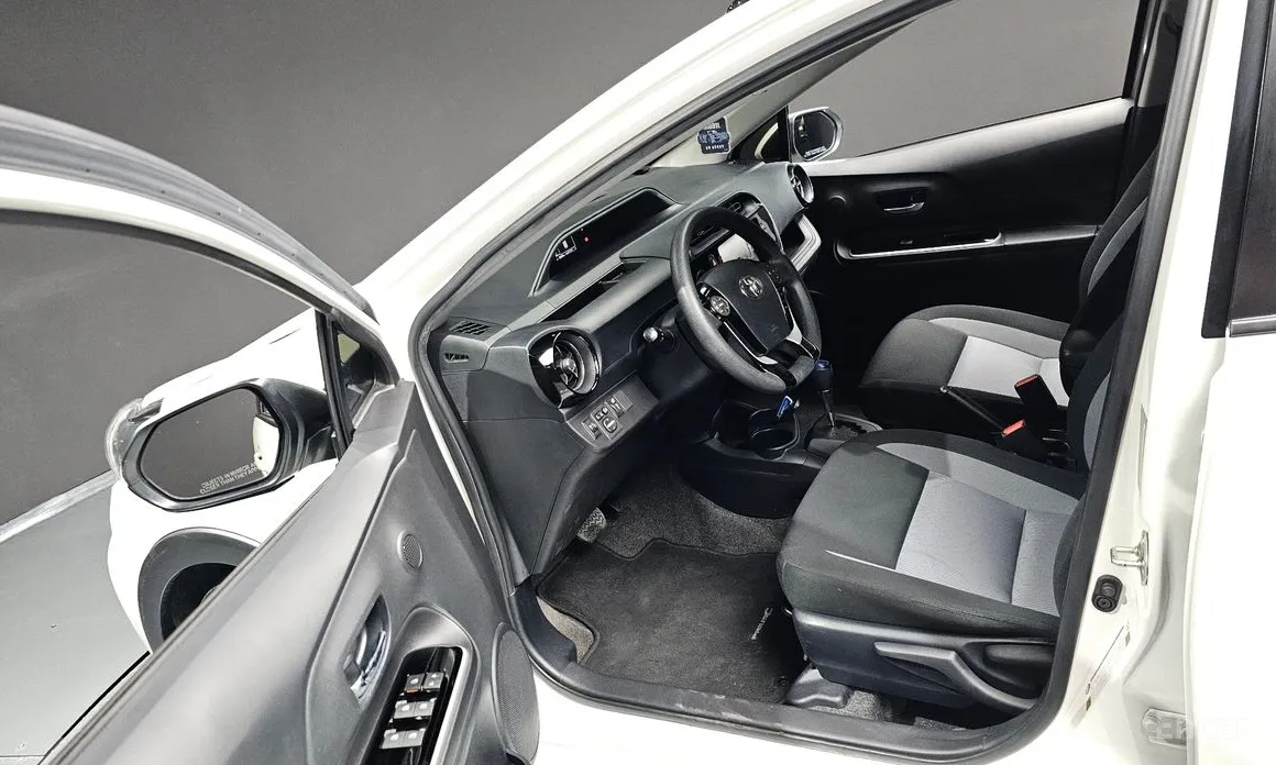 Фото 10 - Toyota Prius