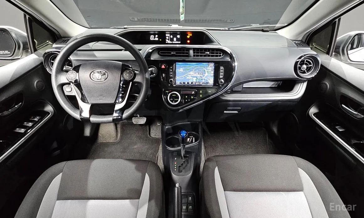 Фото 7 - Toyota Prius