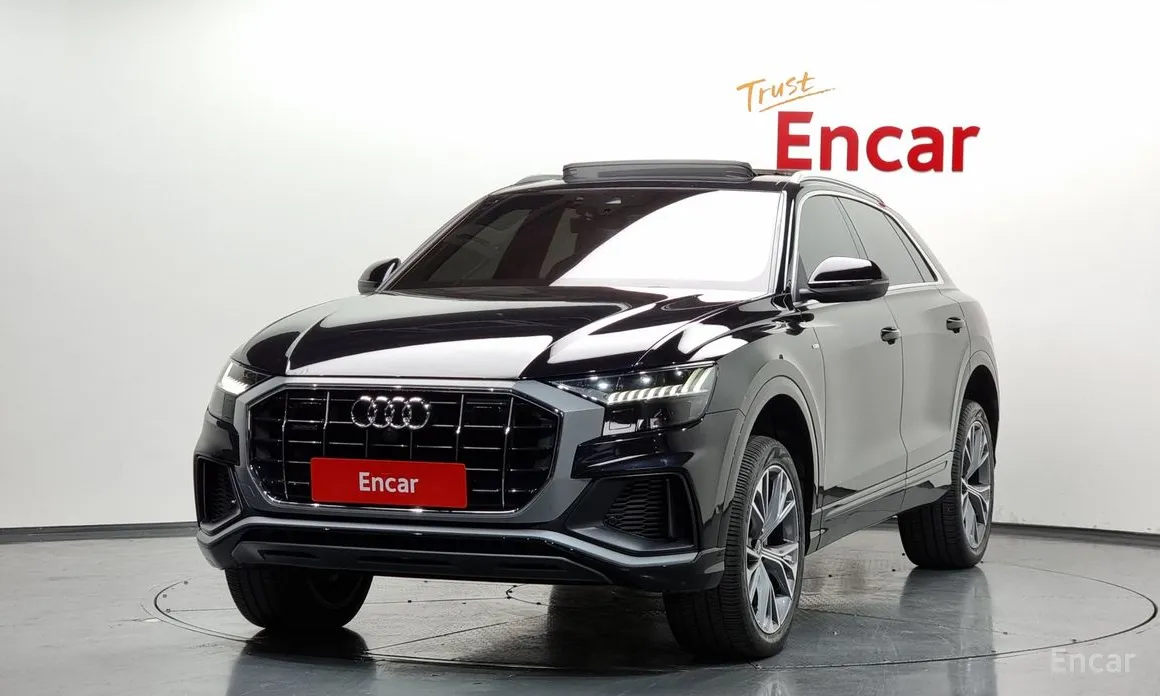 Фото 1 - Audi Q8