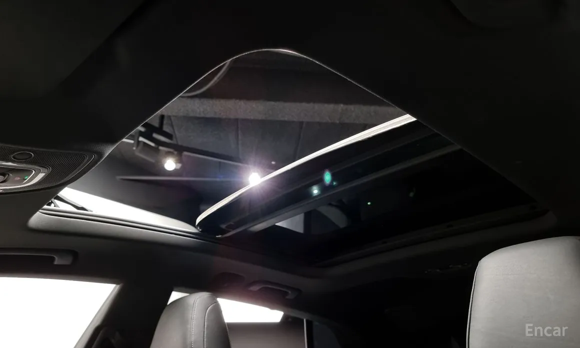 Фото 19 - Audi Q8