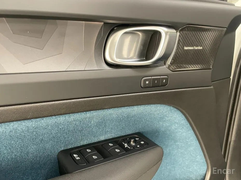 Фото 17 - Volvo C40