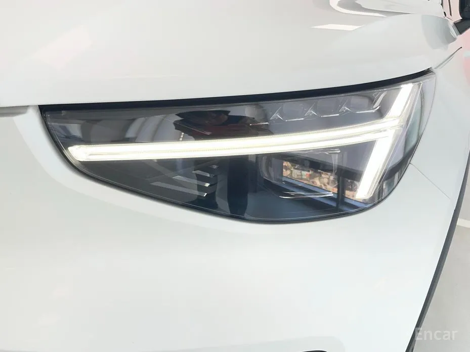 Фото 19 - Volvo C40