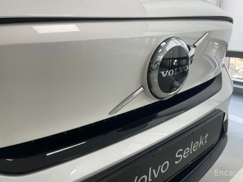 Фото 20 - Volvo C40