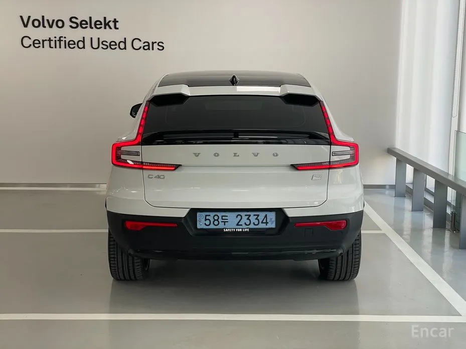 Фото 4 - Volvo C40