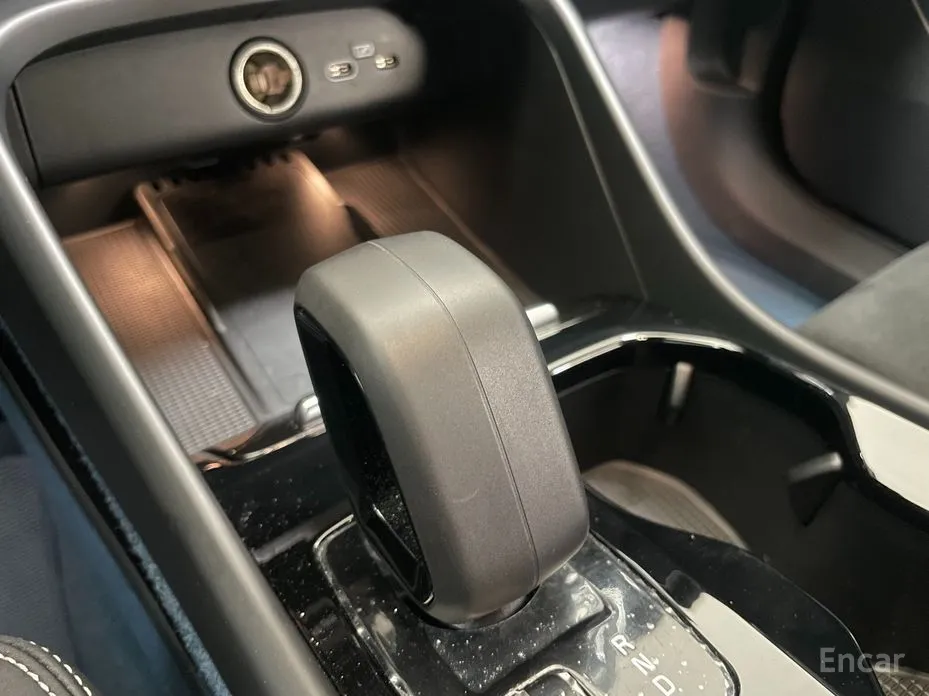 Фото 9 - Volvo C40