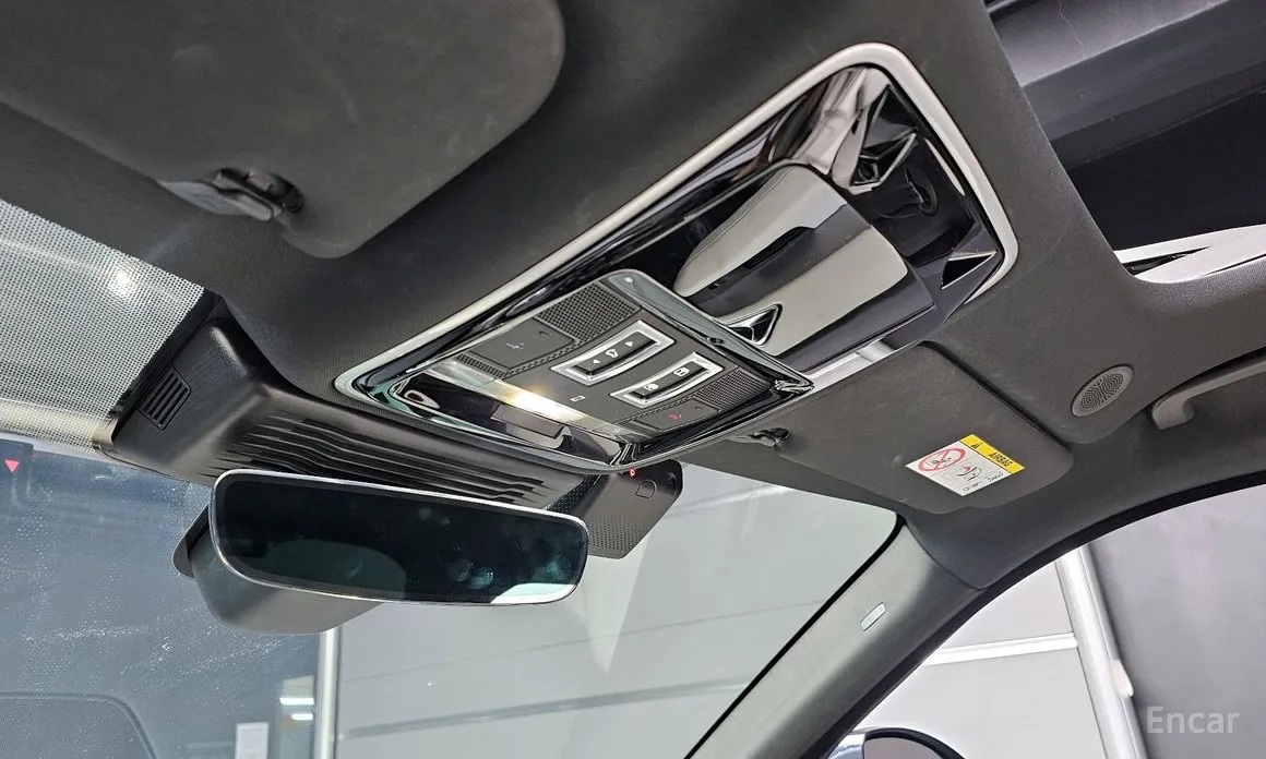 Фото 17 - Land Rover Range Rover Velar