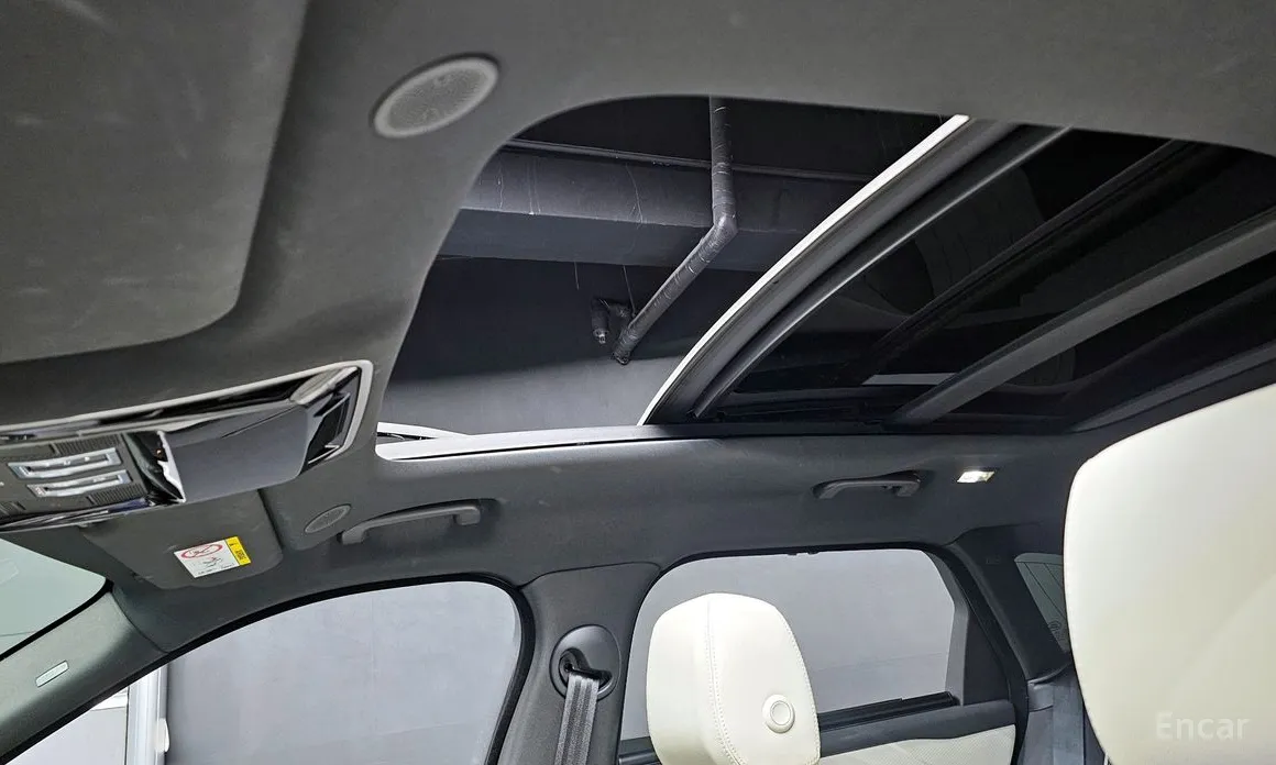 Фото 18 - Land Rover Range Rover Velar