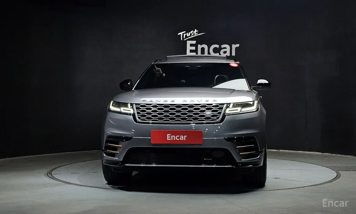 Фото 3 - Land Rover Range Rover Velar