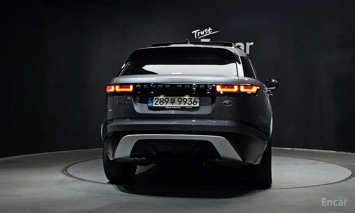 Фото 4 - Land Rover Range Rover Velar