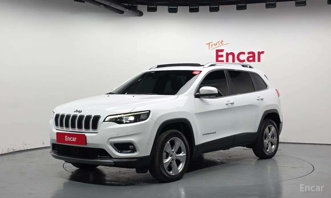 Фото 1 - Jeep Cherokee