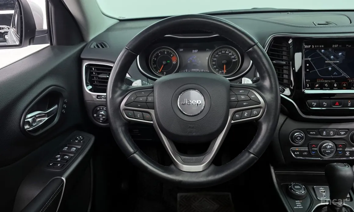 Фото 13 - Jeep Cherokee