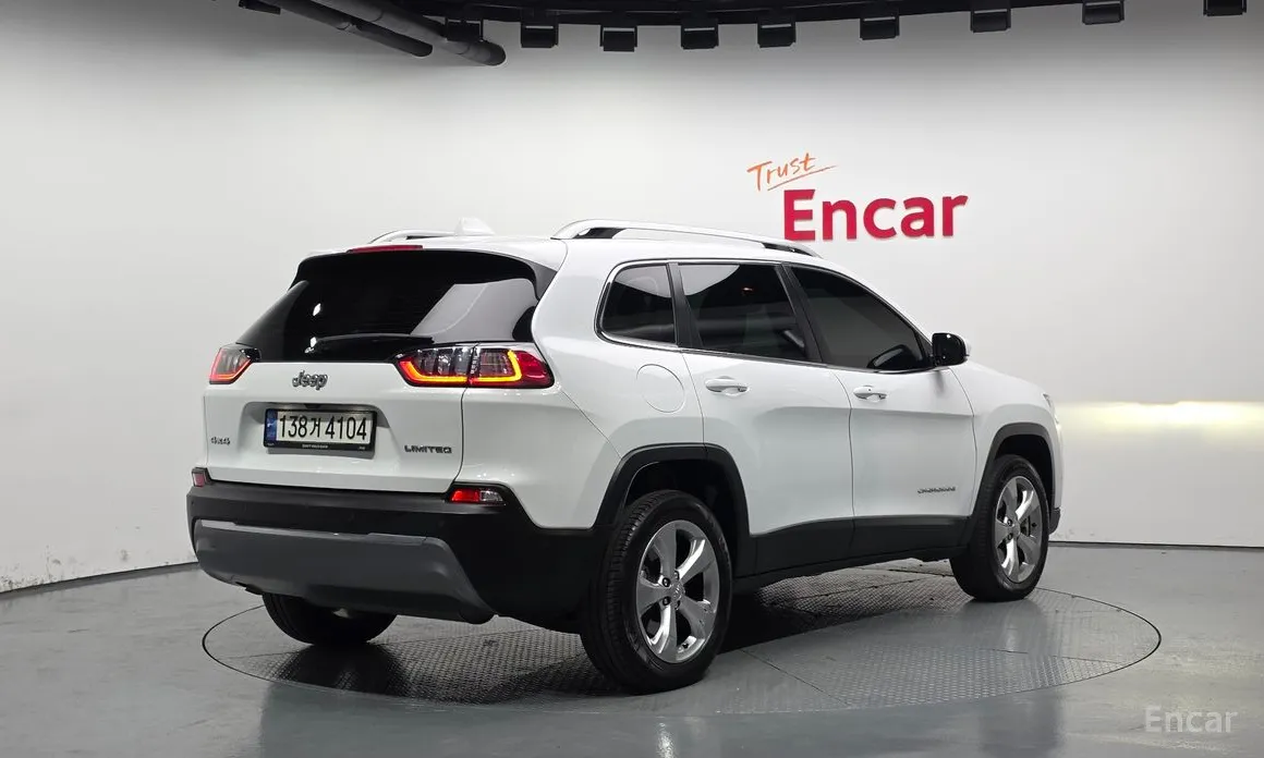 Фото 2 - Jeep Cherokee