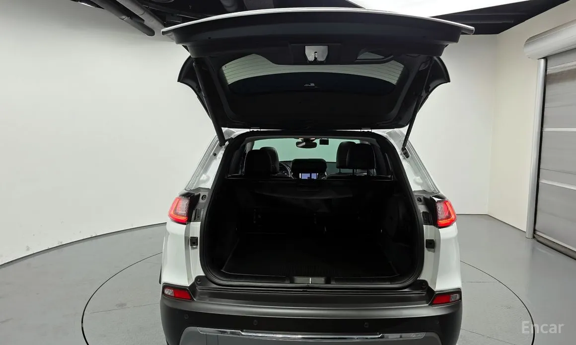 Фото 20 - Jeep Cherokee