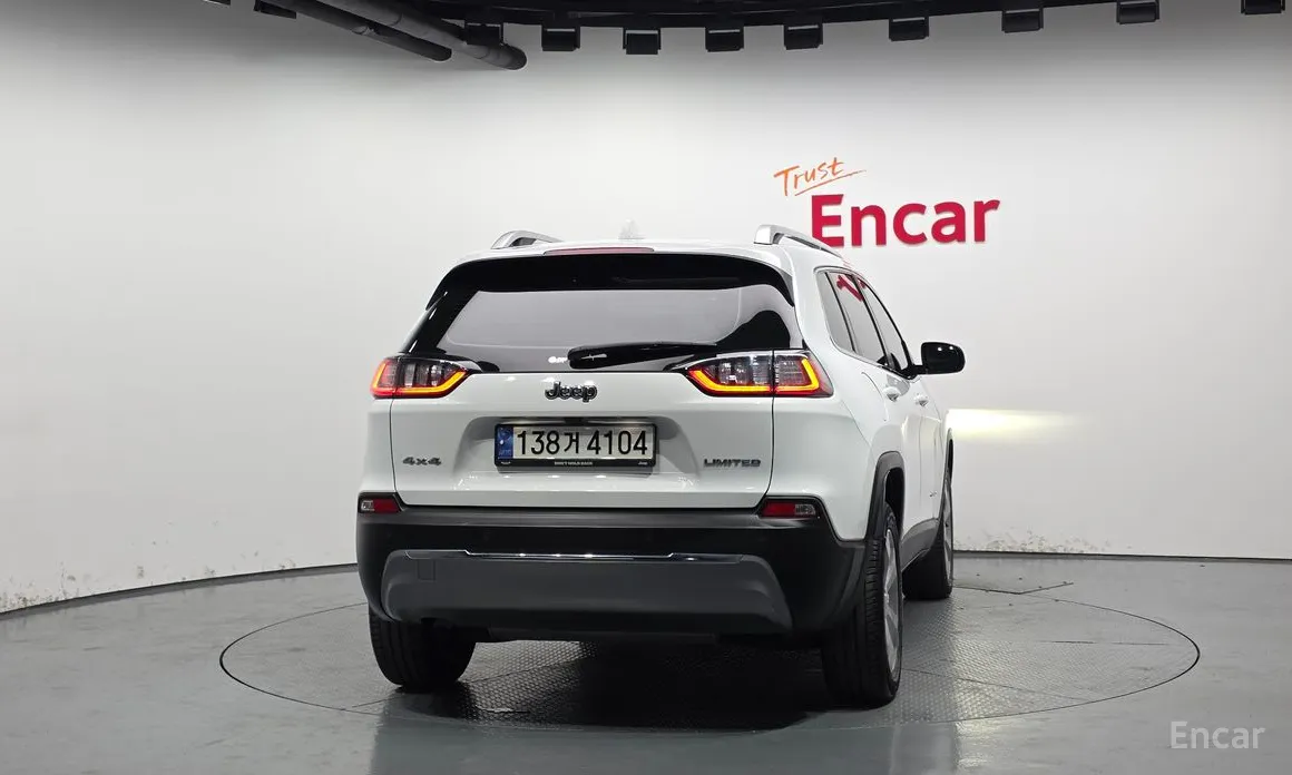 Фото 4 - Jeep Cherokee