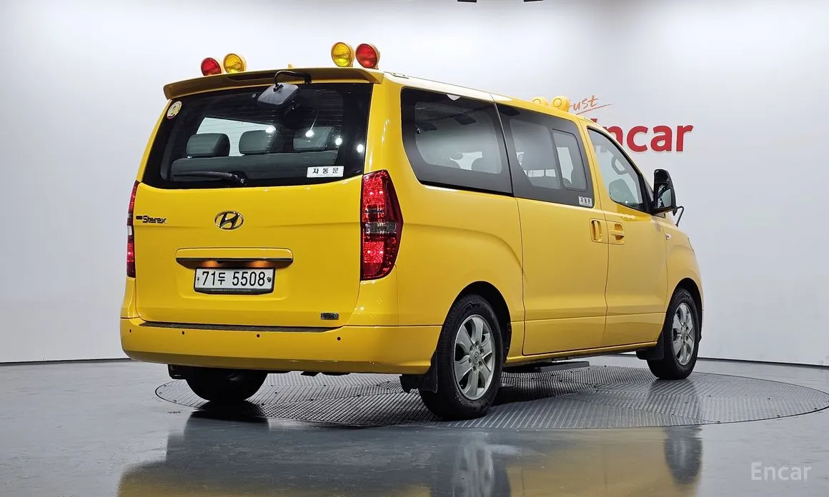Фото 2 - Hyundai Starex