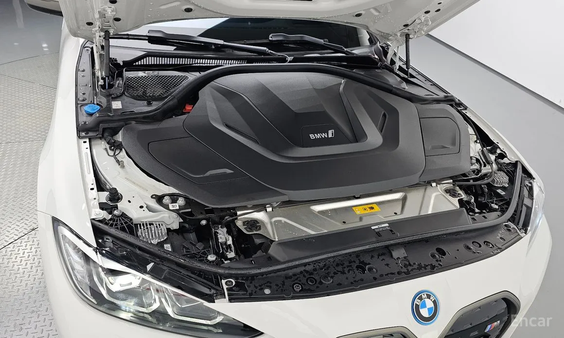 Фото 6 - BMW i4