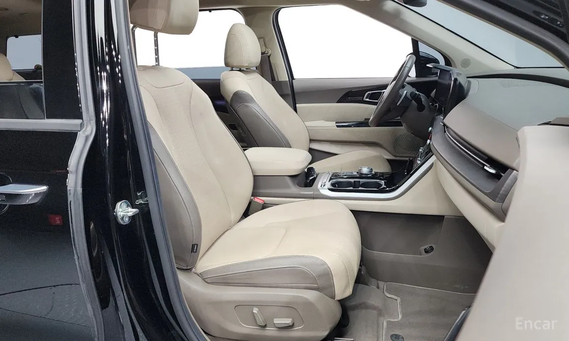 Фото 11 - Kia Carnival