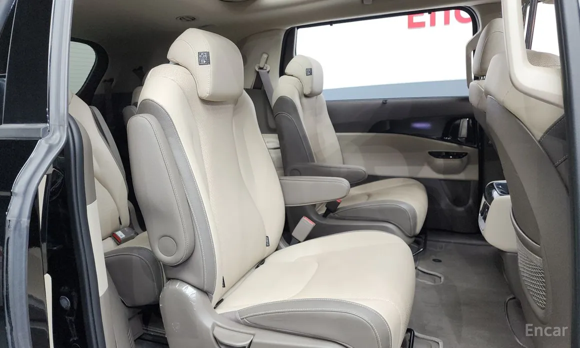 Фото 12 - Kia Carnival