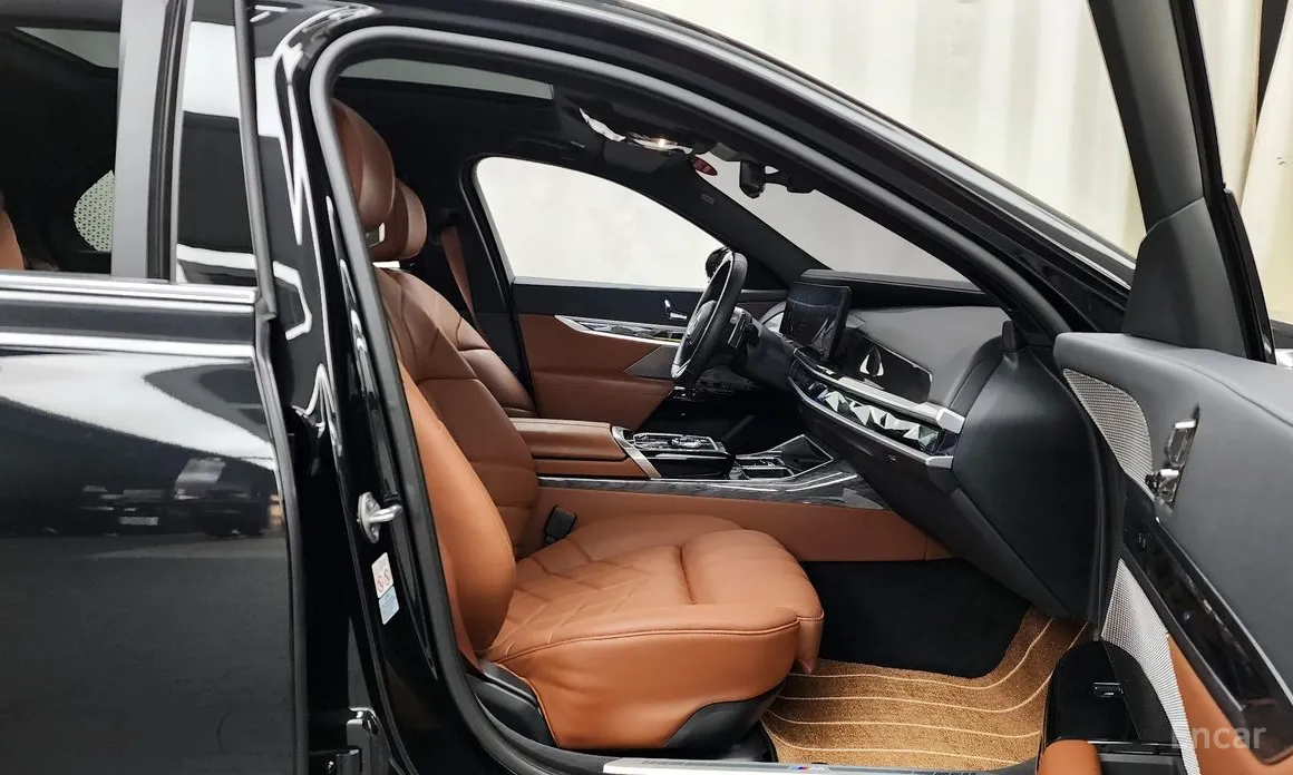 Фото 11 - BMW 7 Series