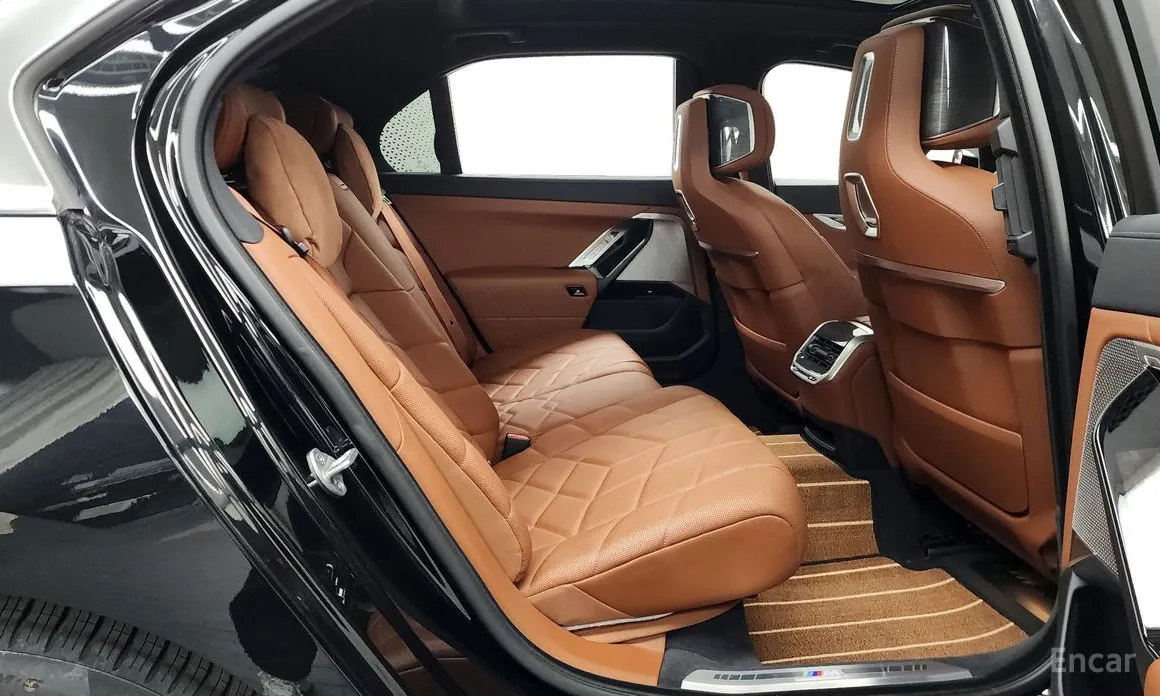 Фото 12 - BMW 7 Series