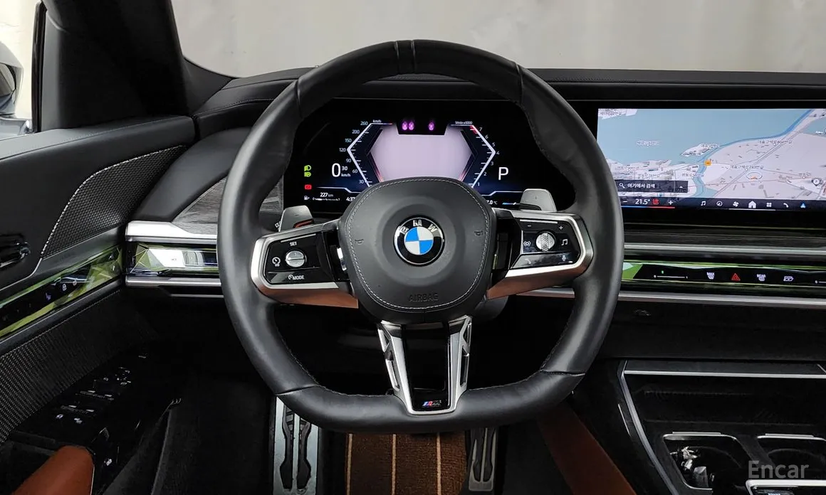 Фото 13 - BMW 7 Series