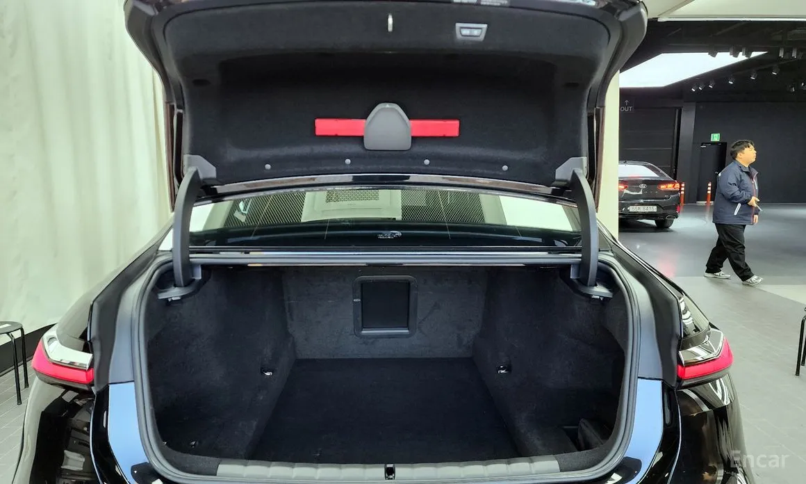 Фото 20 - BMW 7 Series