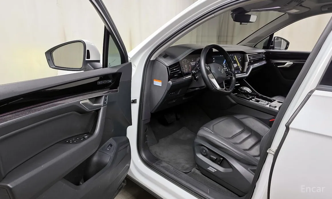 Фото 11 - Volkswagen Touareg