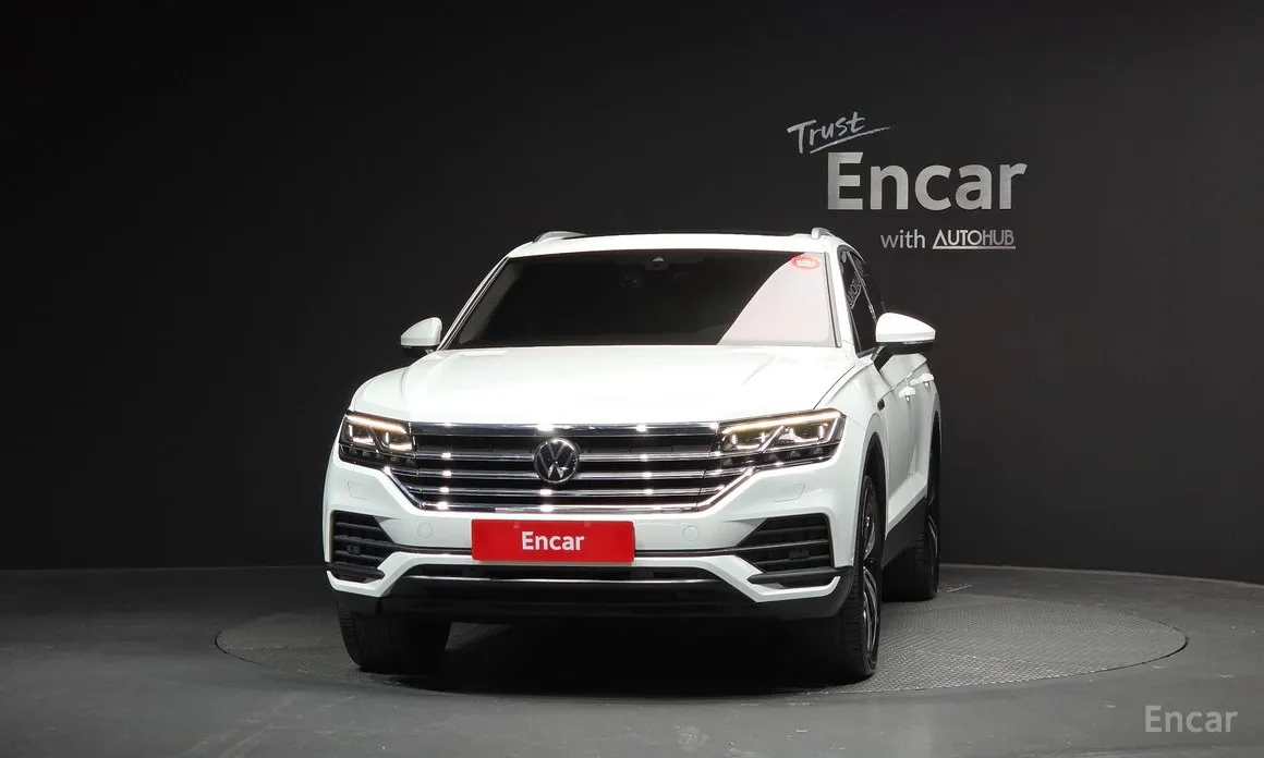 Фото 3 - Volkswagen Touareg