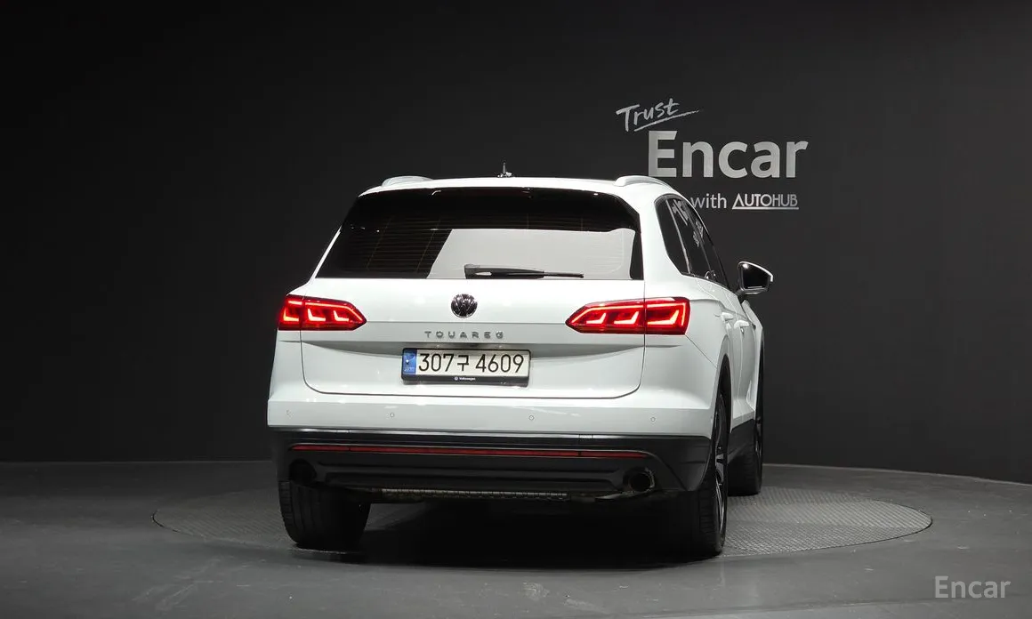 Фото 4 - Volkswagen Touareg