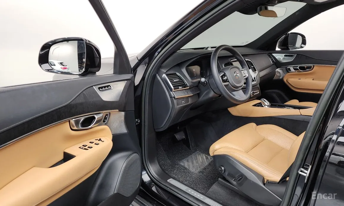 Фото 10 - Volvo XC90