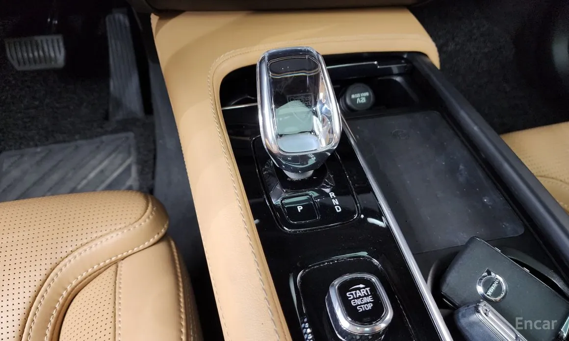 Фото 9 - Volvo XC90