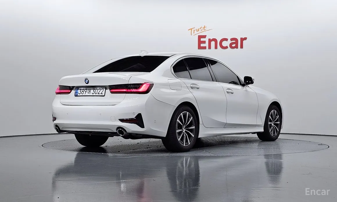 Фото 2 - BMW 3 Series