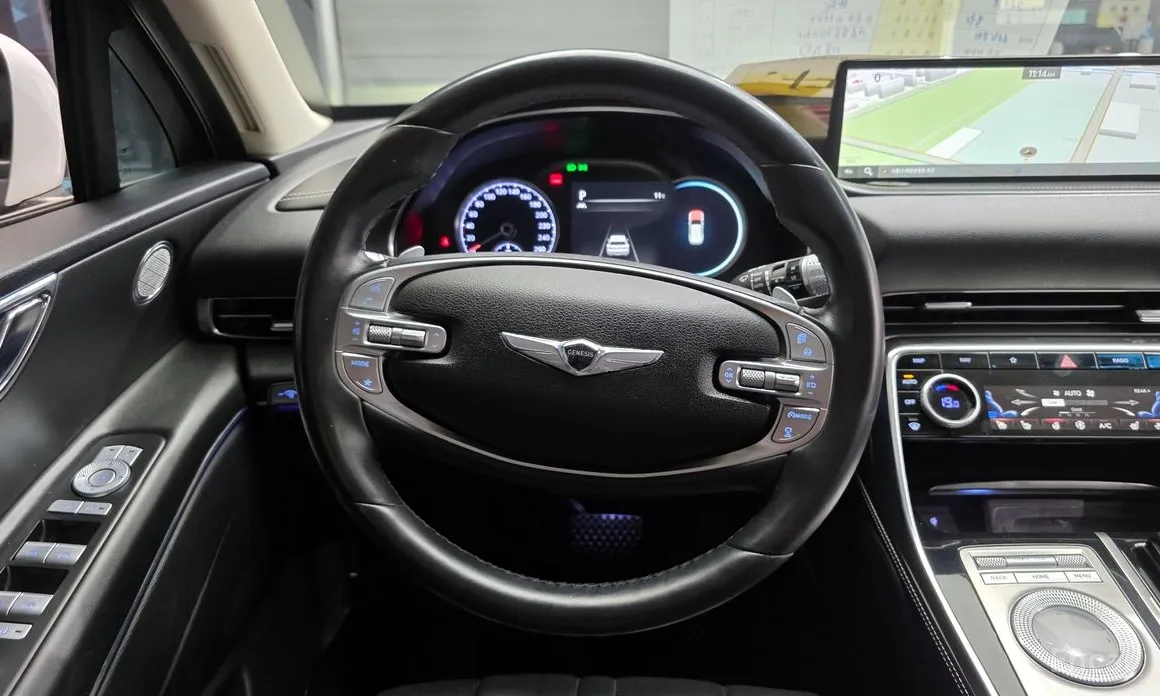 Фото 13 - Genesis GV80