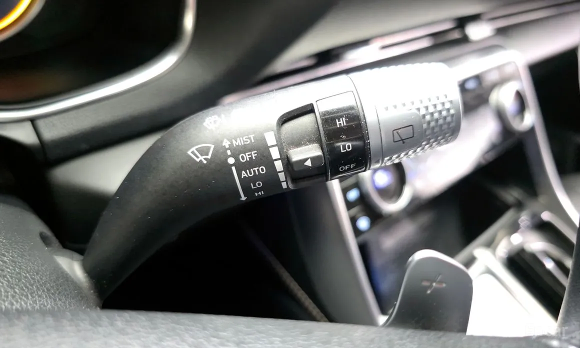 Фото 14 - Genesis GV80