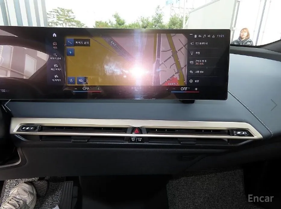 Фото 12 - BMW iX