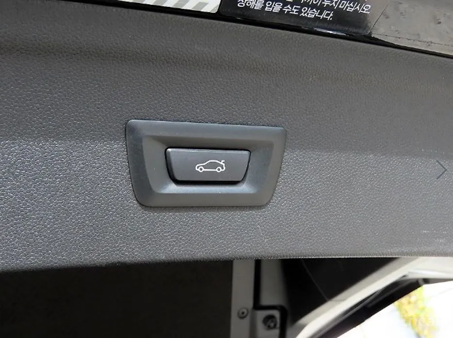 Фото 15 - BMW iX