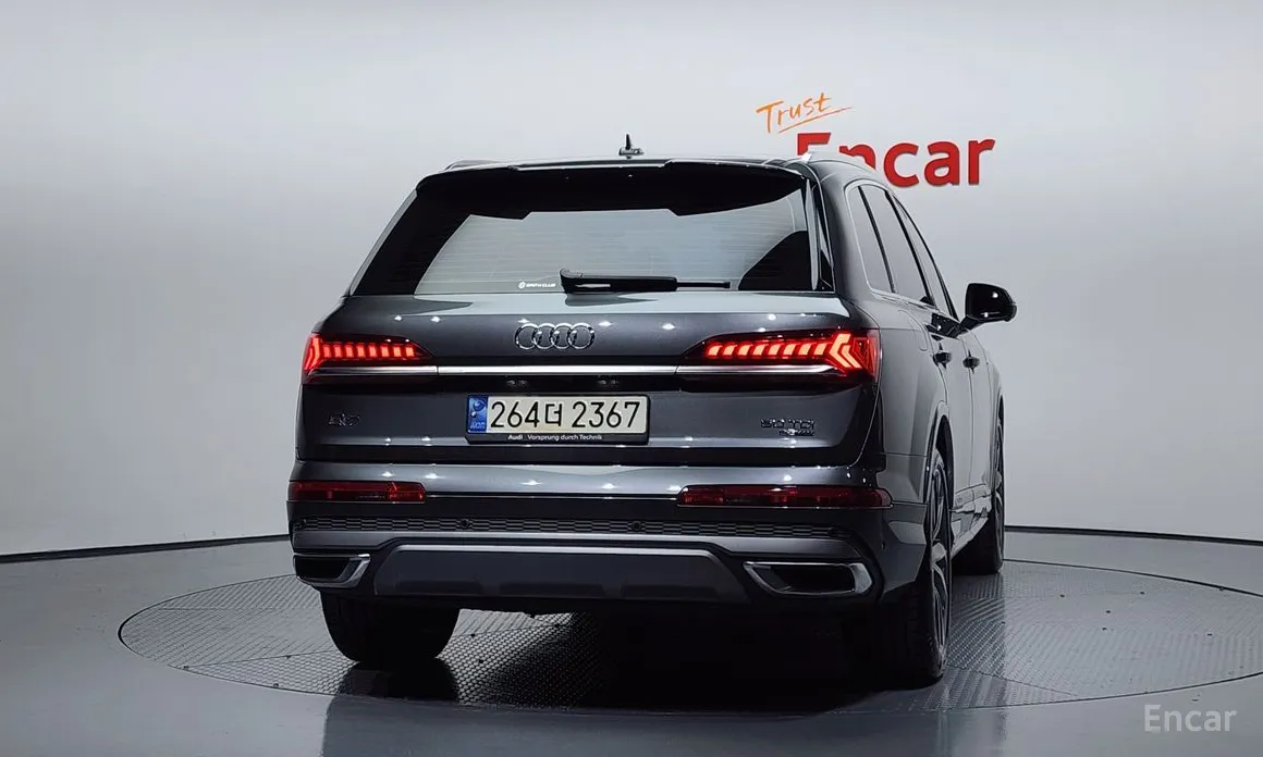 Фото 4 - Audi Q7