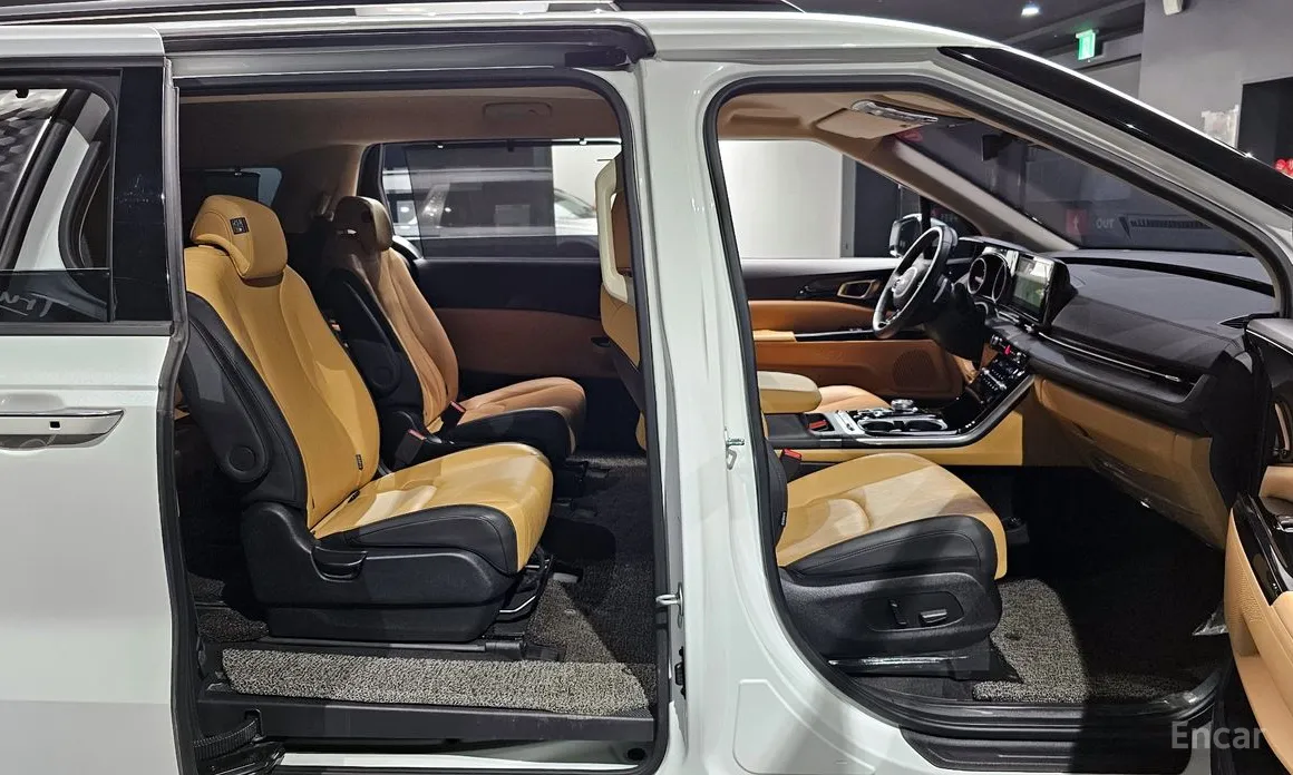 Фото 10 - Kia Carnival