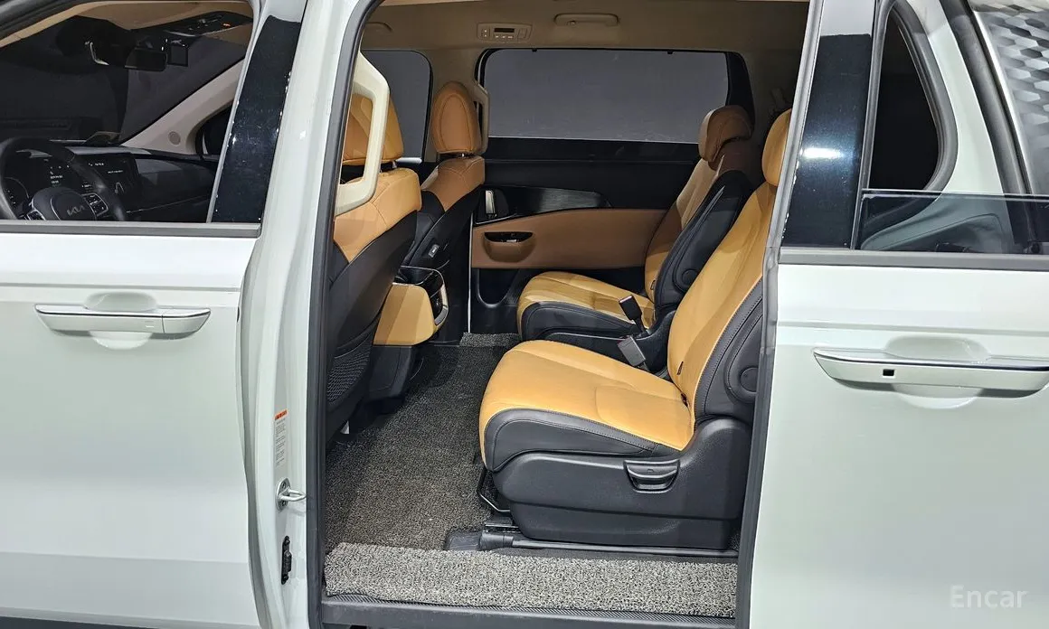 Фото 12 - Kia Carnival