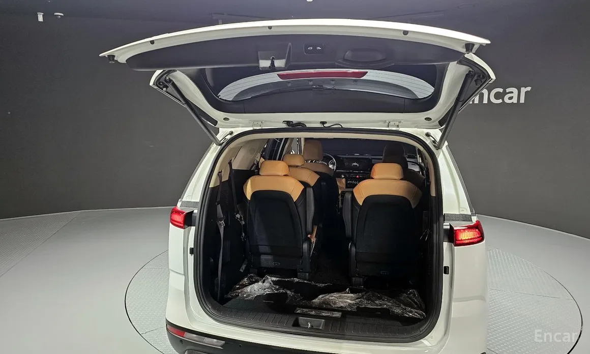 Фото 20 - Kia Carnival