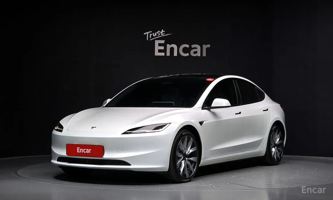 Фото 1 - Tesla Model 3