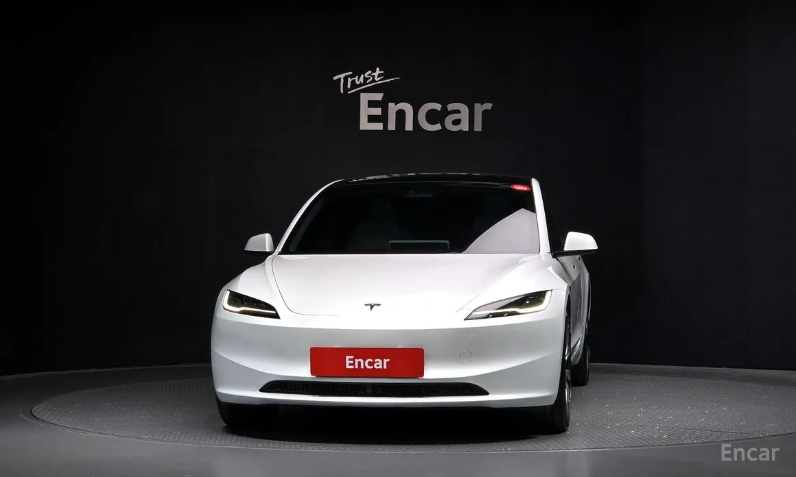 Фото 3 - Tesla Model 3