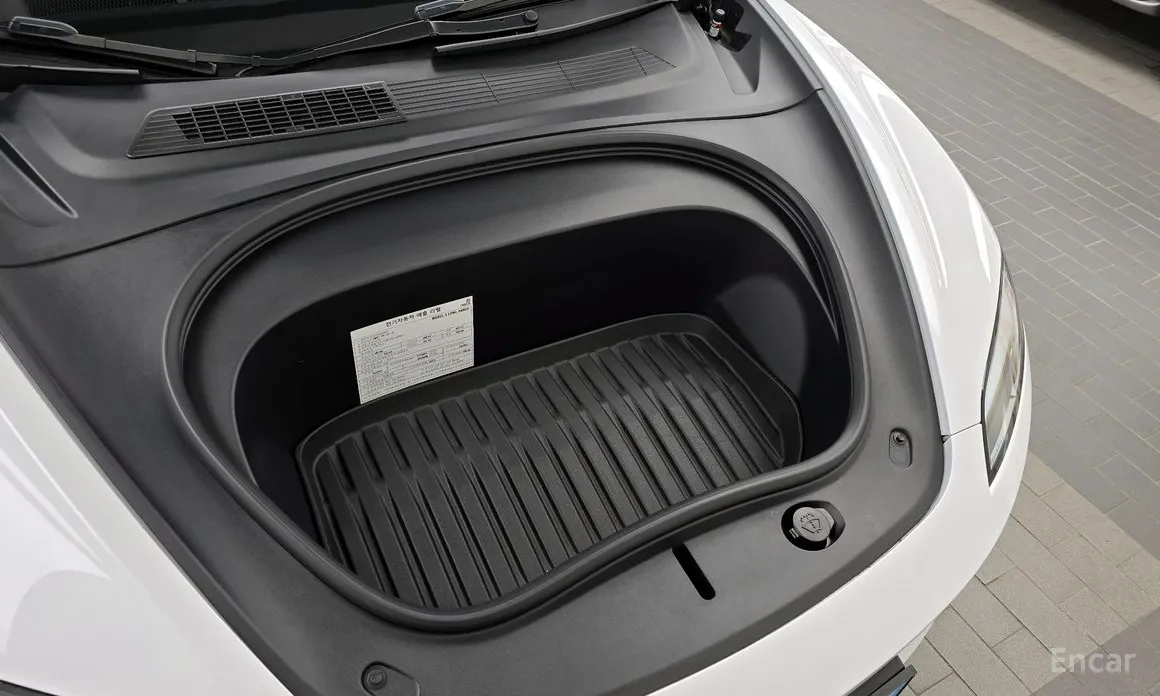 Фото 6 - Tesla Model 3