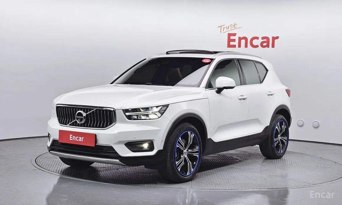 Фото 1 - Volvo XC40