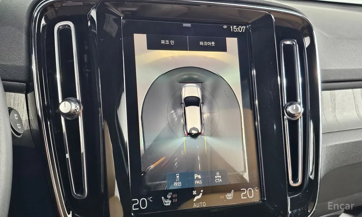 Фото 17 - Volvo XC40