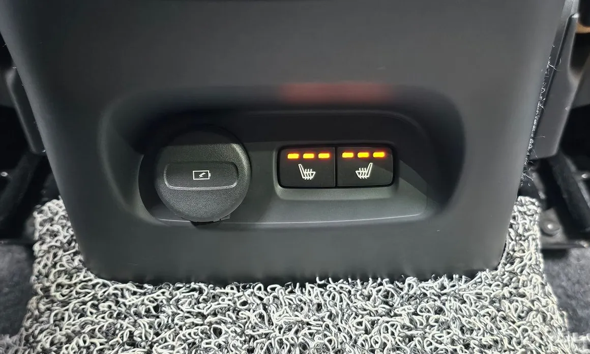 Фото 19 - Volvo XC40