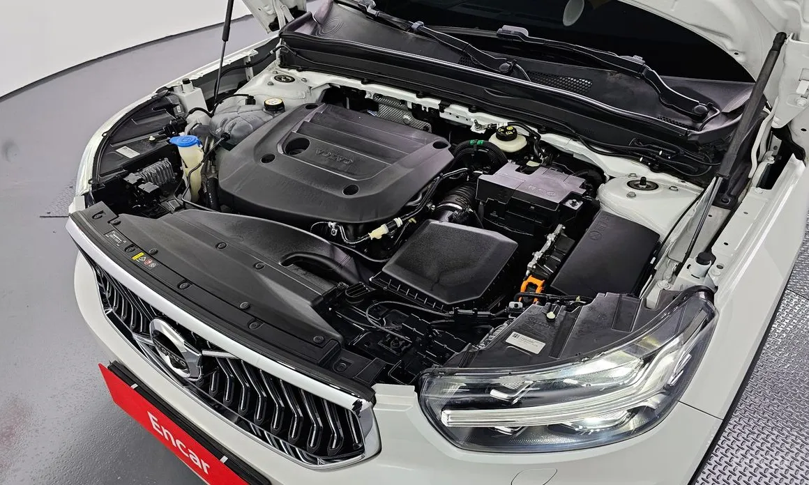 Фото 6 - Volvo XC40