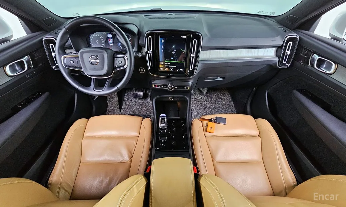 Фото 7 - Volvo XC40