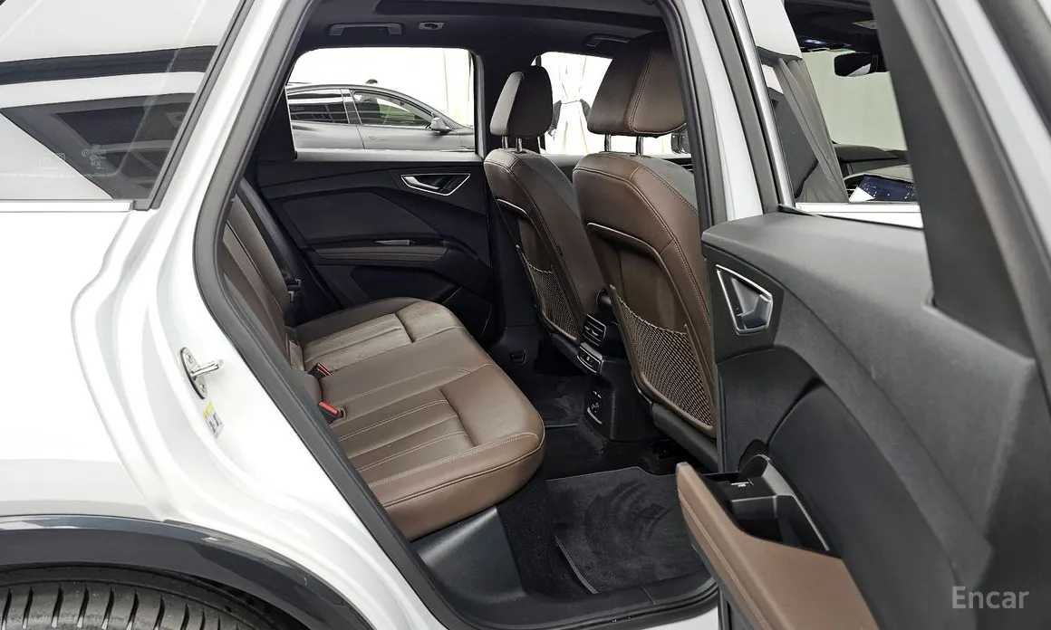 Фото 12 - Audi Q4 e-tron