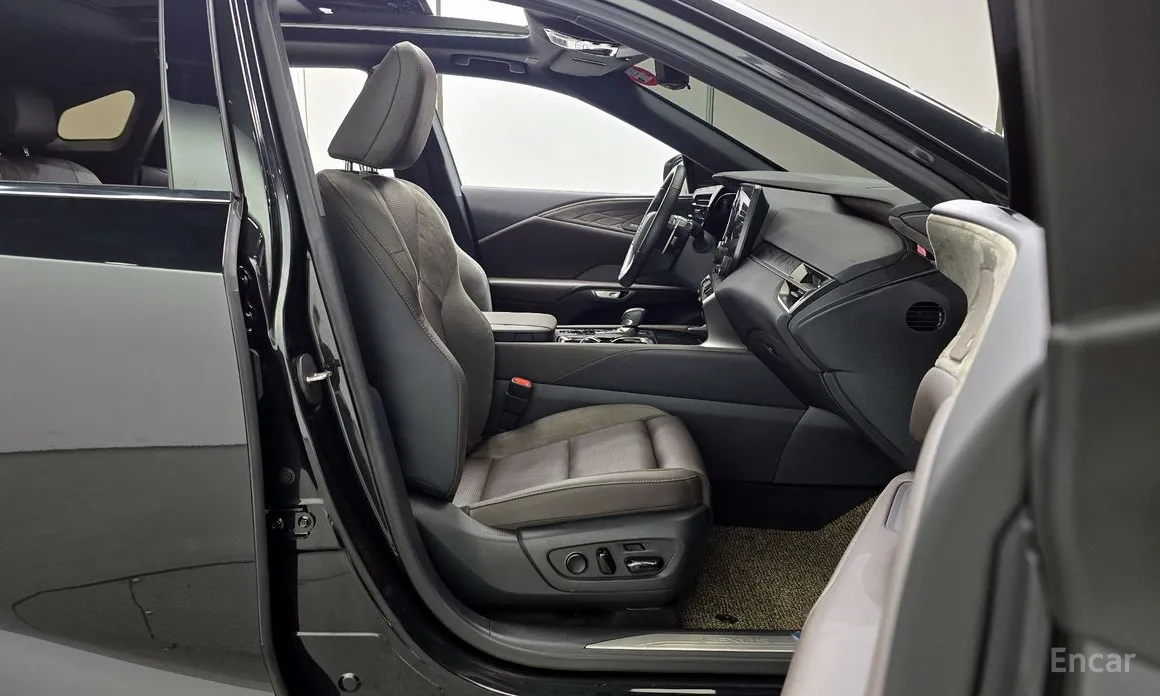 Фото 10 - Lexus RX